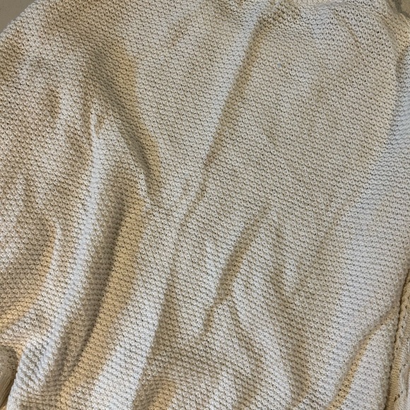 Light weight white sweater - Picture 4 of 4